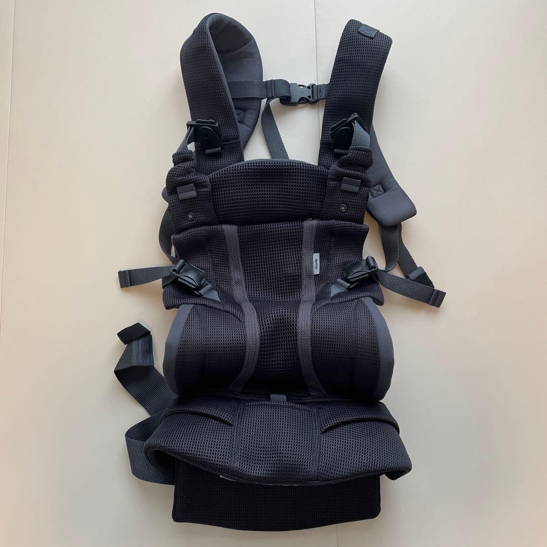 アップリカ ラクリス ベージュ 抱っこ紐　ダークグレー