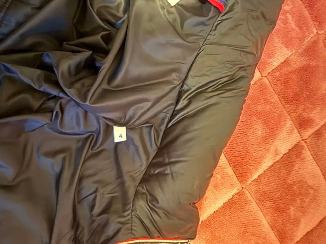 黒 ダウンジャケット サイズ4 フード付き