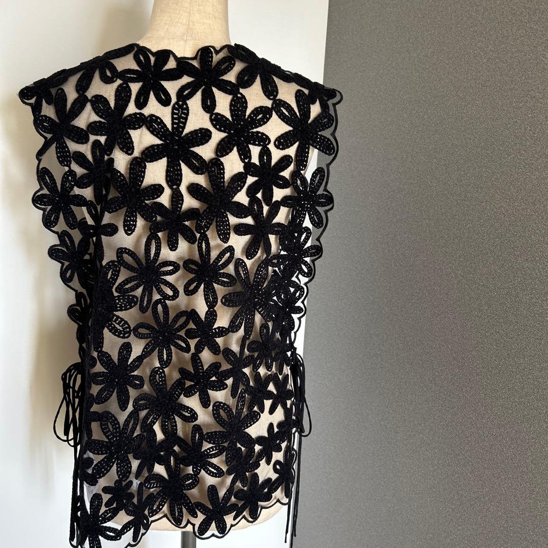salonアダムエロペ　フラワーレースジレ　ベスト