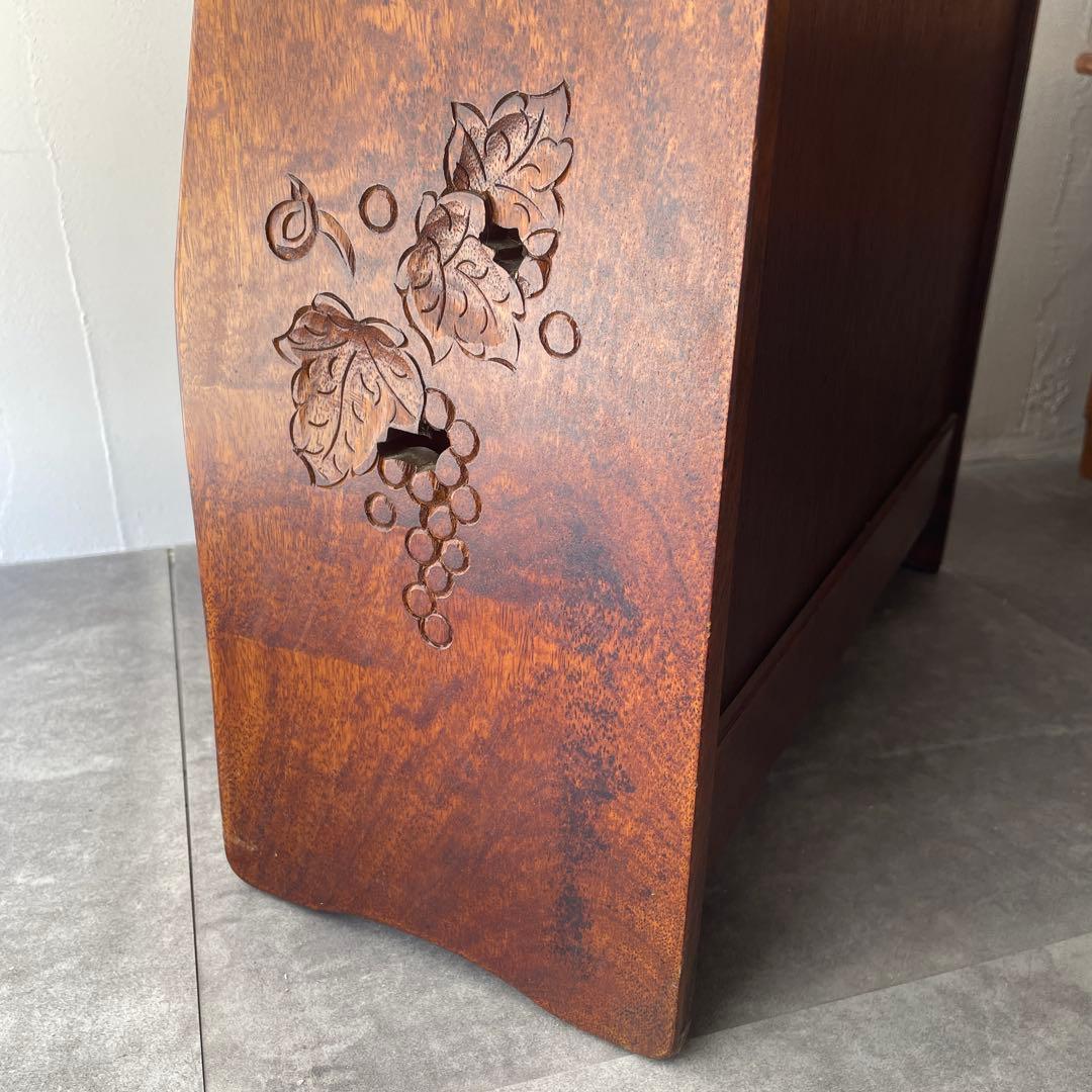 吉川　木製　彫刻　マガジンラック 薄型　スリム　ダークブラウン 2段