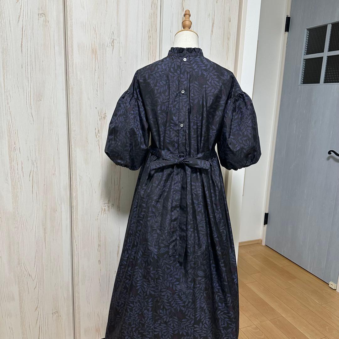 着物リメイク 大島紬からフリル襟の後ろボタンワンピース(M)