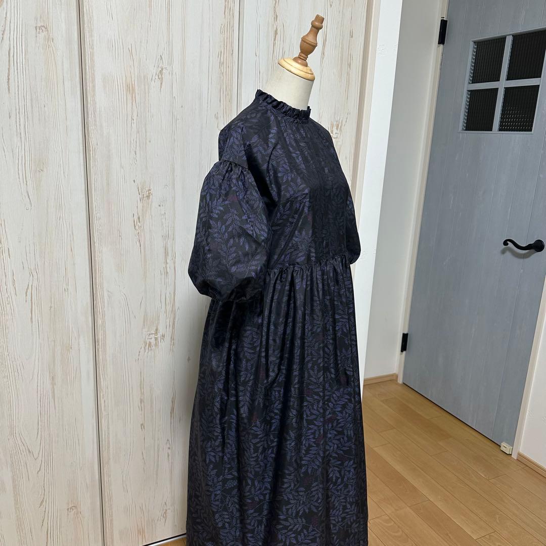 着物リメイク 大島紬からフリル襟の後ろボタンワンピース(M)