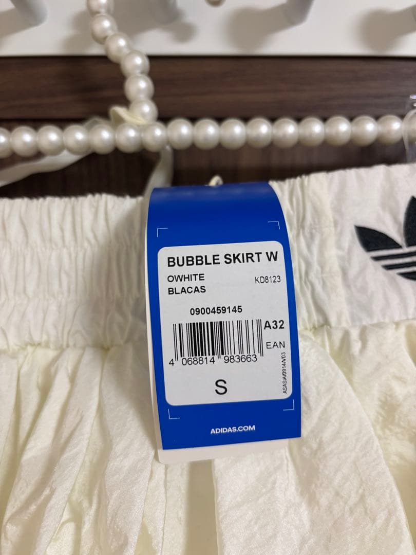 adidas ホワイトミニスカート