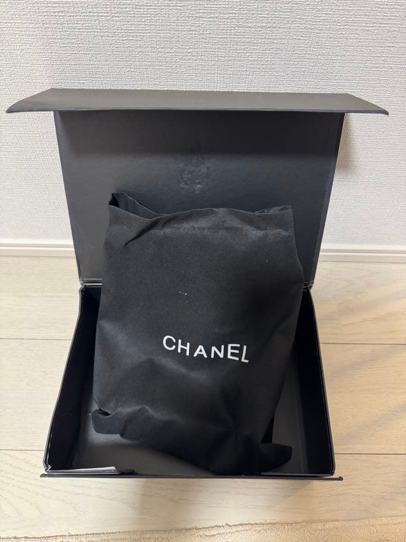 CHANEL ノベルティ　マトラッセ風ハンドバッグ　キャビアスキン