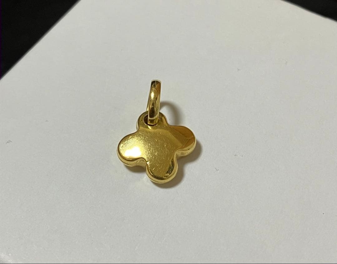 k18ゴールド クローバー型チャーム