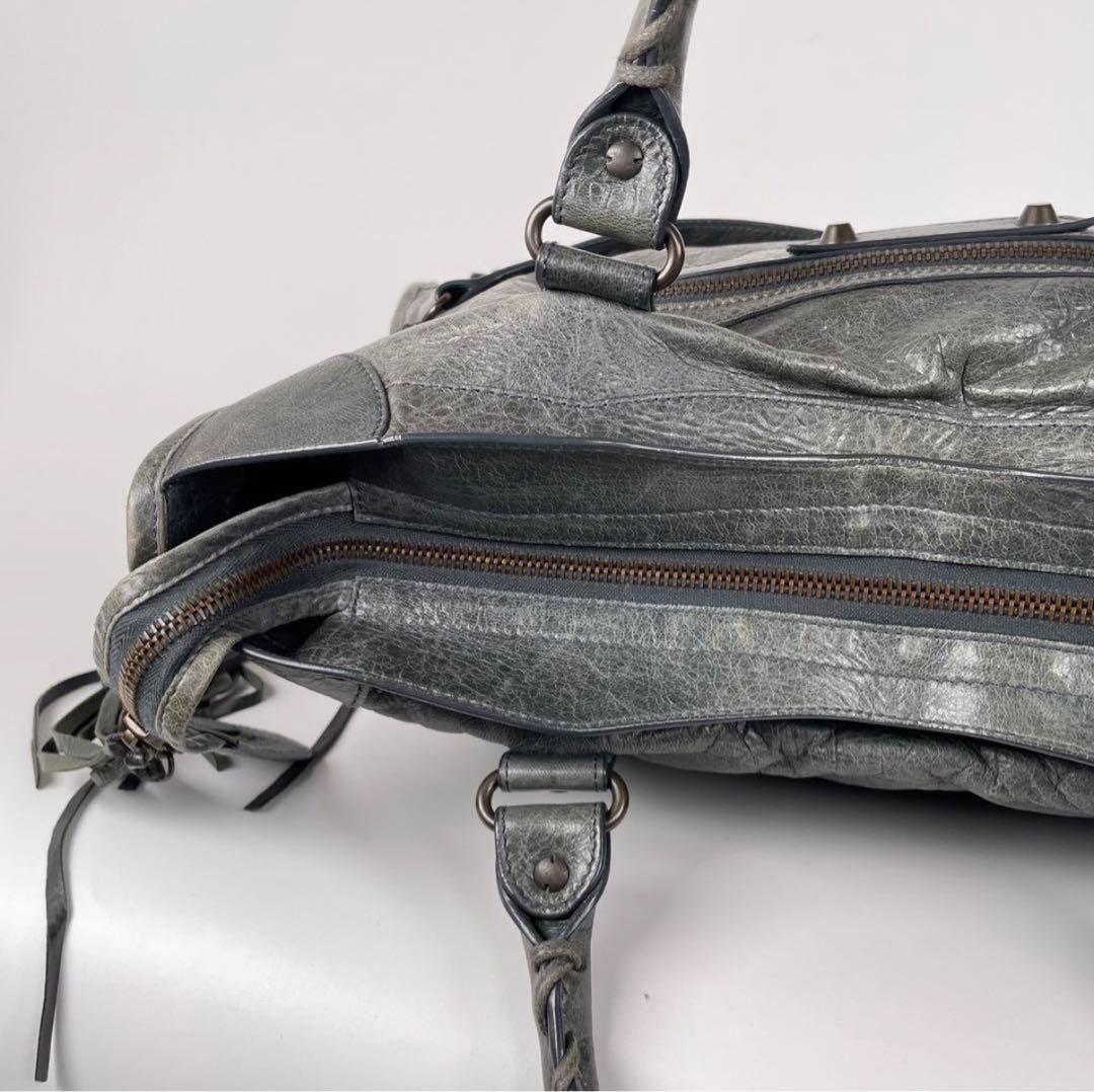 バレンシアガ　ハンド、ショルダーバッグ　2way グリーン　レザー