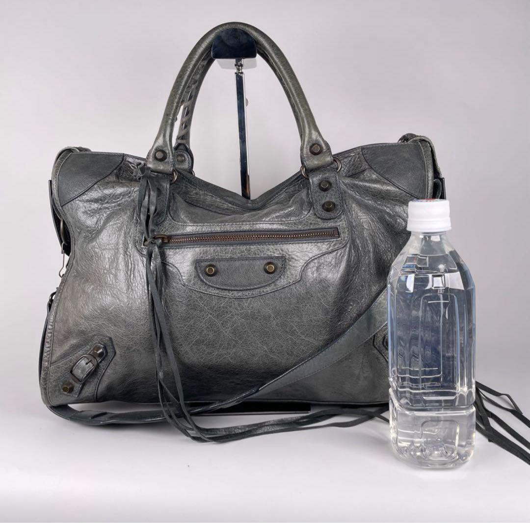 バレンシアガ　ハンド、ショルダーバッグ　2way グリーン　レザー