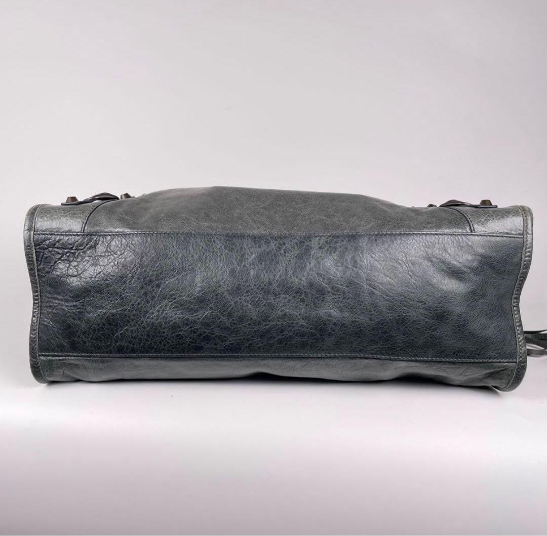 バレンシアガ　ハンド、ショルダーバッグ　2way グリーン　レザー