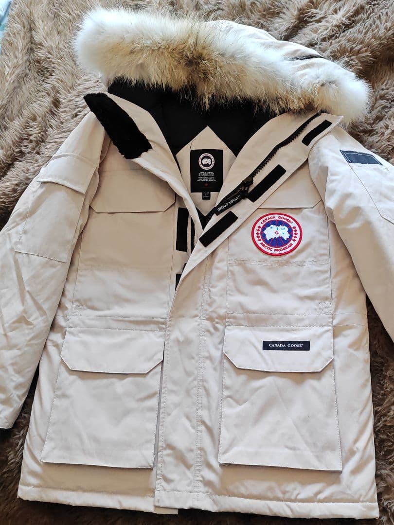 美品 カナダグース ホワイト定番モデル 東京手渡し可 24時間以内発送