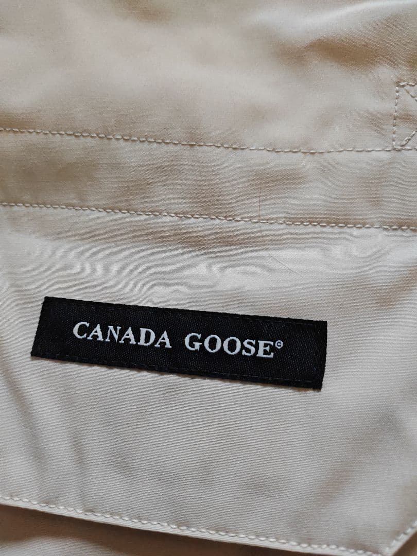 美品 カナダグース ホワイト定番モデル 東京手渡し可 24時間以内発送