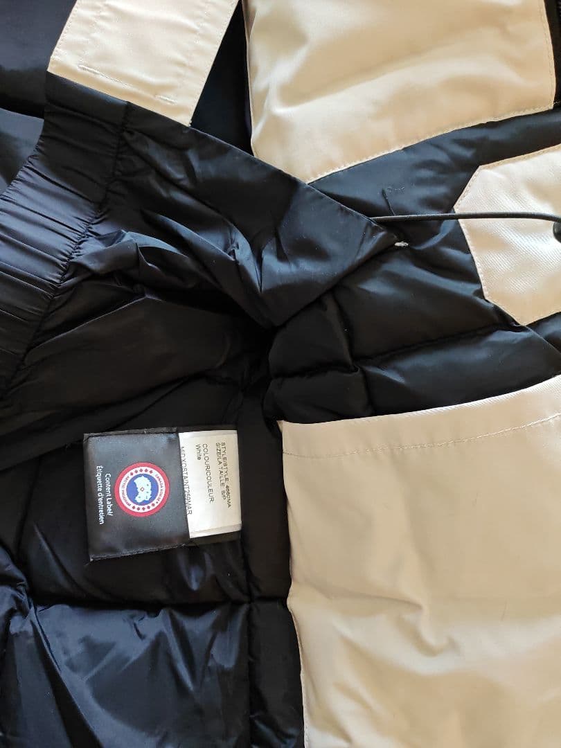 美品 カナダグース ホワイト定番モデル 東京手渡し可 24時間以内発送