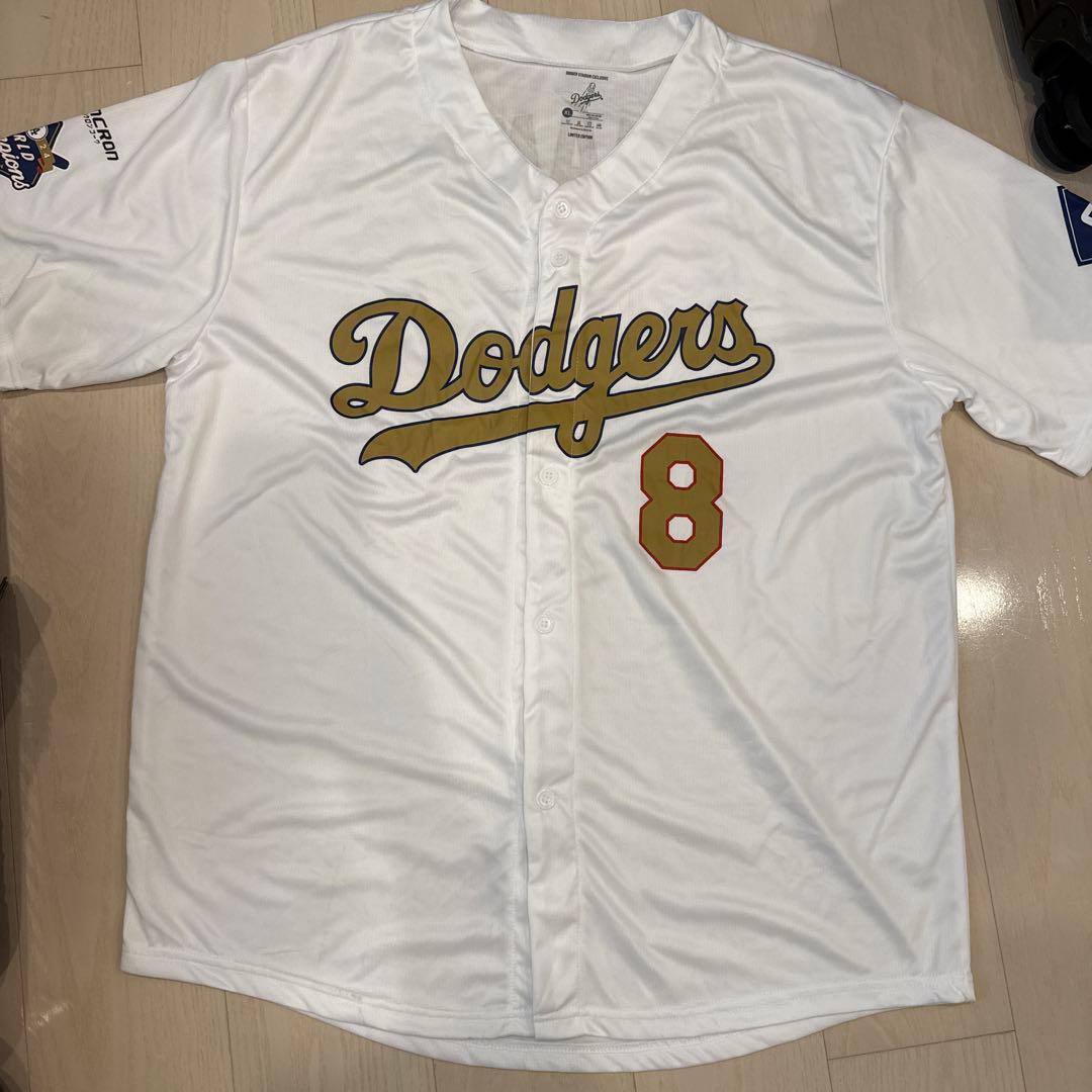 テオスカー・ヘルナンデス ドジャース ゴールドユニフォーム　球場　配布品