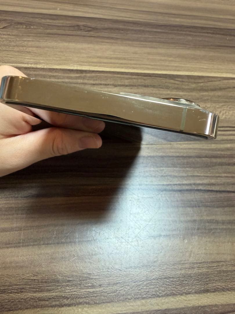 iPhone 13 Pro 256GB ゴールド　割れ傷あり