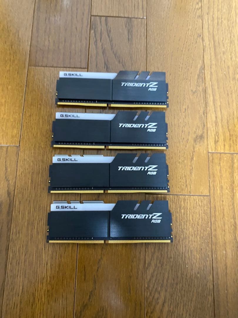 メモリー G.SKILL TRIDENT Z RGB DDR4 32GB