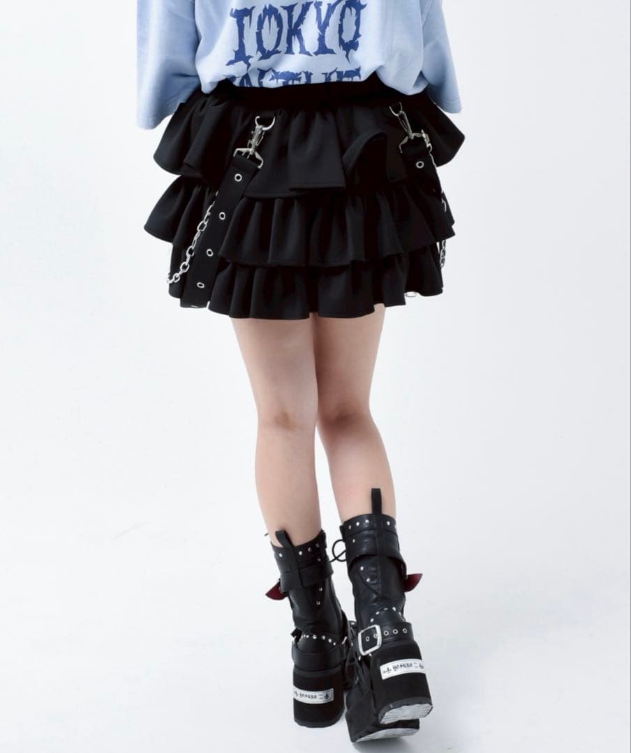 TRAVAS TOKYO/トラバス トーキョー』サスペンダー付きフリルスカート