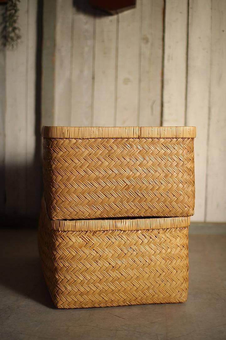 状態良く形の綺麗な古い竹編みの収納かご　行李