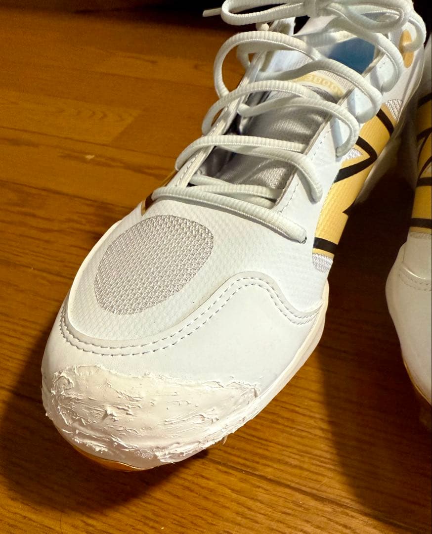 New Balance Fresh Foam シューズ ホワイト/ゴールド