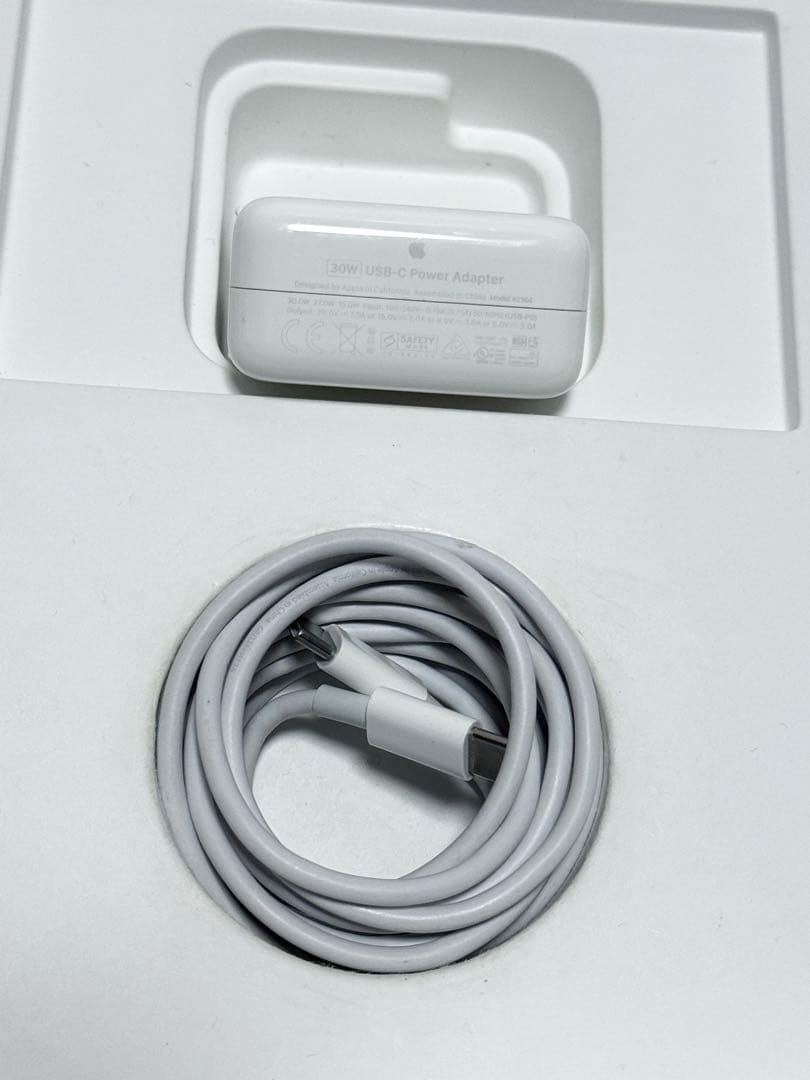 美品　MacBook Air 13 2020 8GB 1TB スペースグレイ