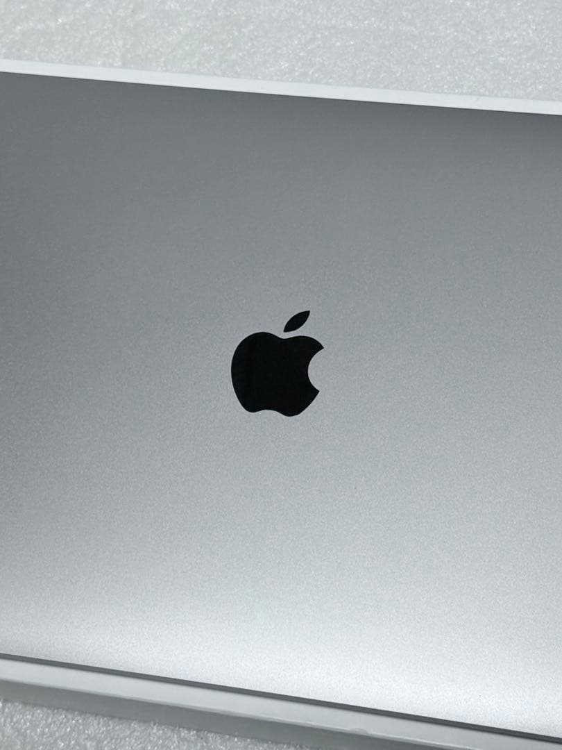 美品　MacBook Air 13 2020 8GB 1TB スペースグレイ