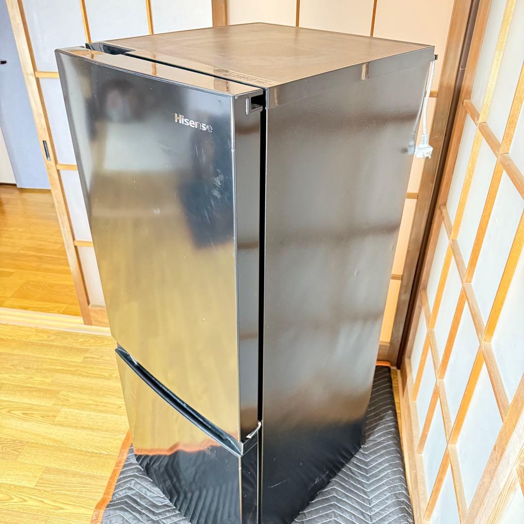配送料込　冷蔵庫ブラック 154L Hisense 2ドア右開き