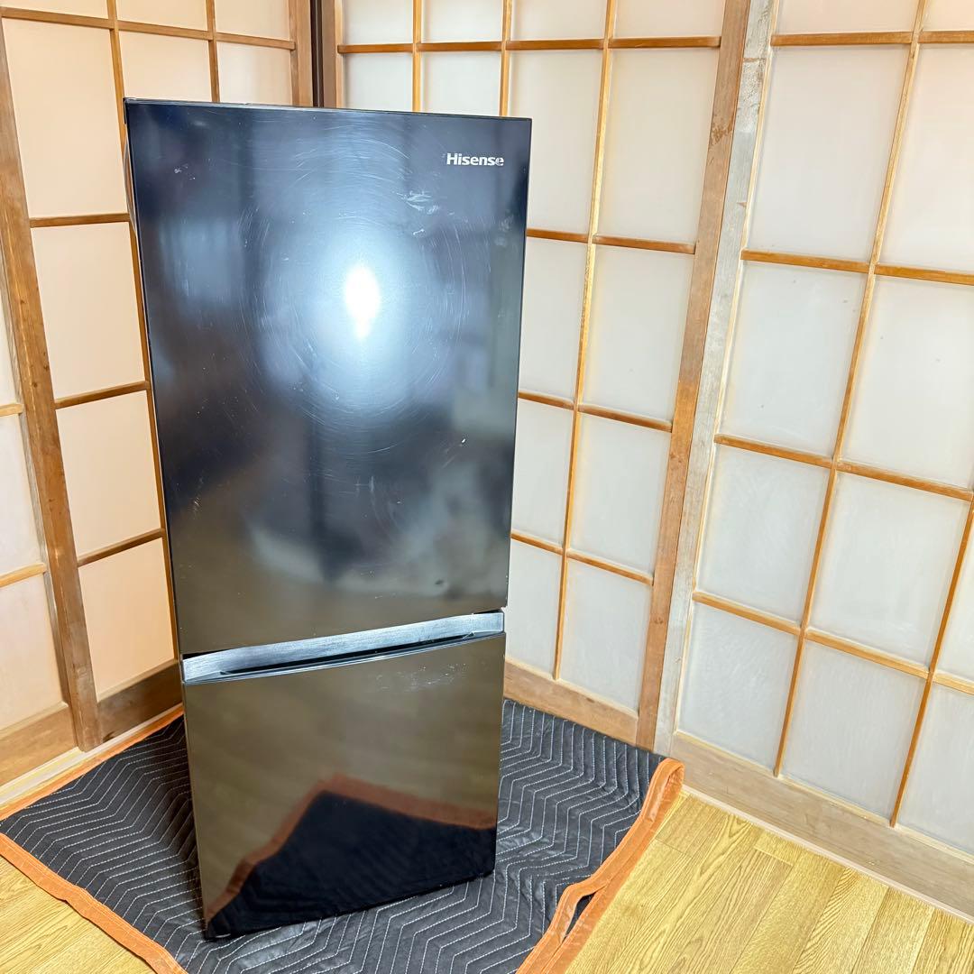 配送料込　冷蔵庫ブラック 154L Hisense 2ドア右開き