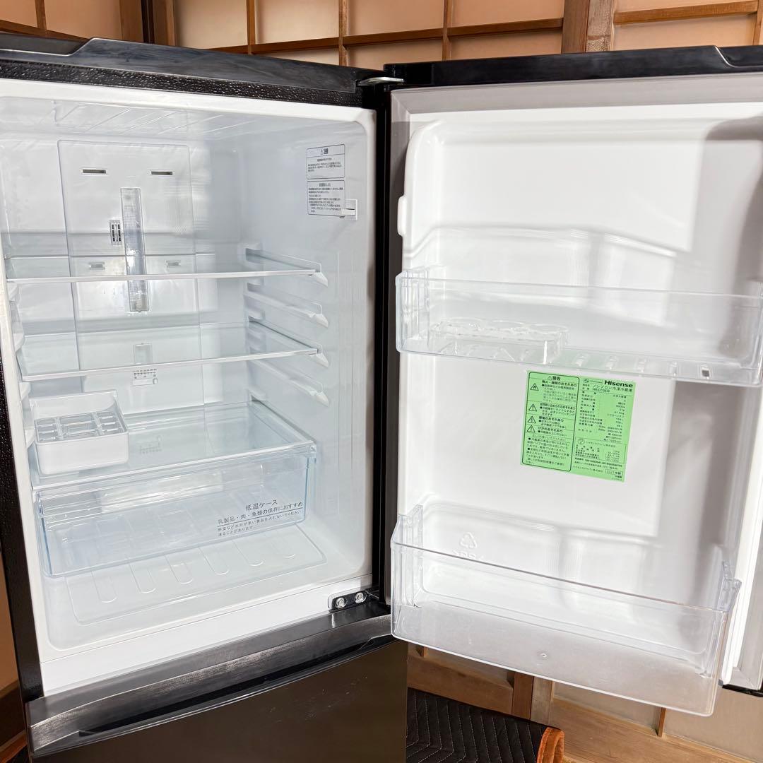 配送料込　冷蔵庫ブラック 154L Hisense 2ドア右開き