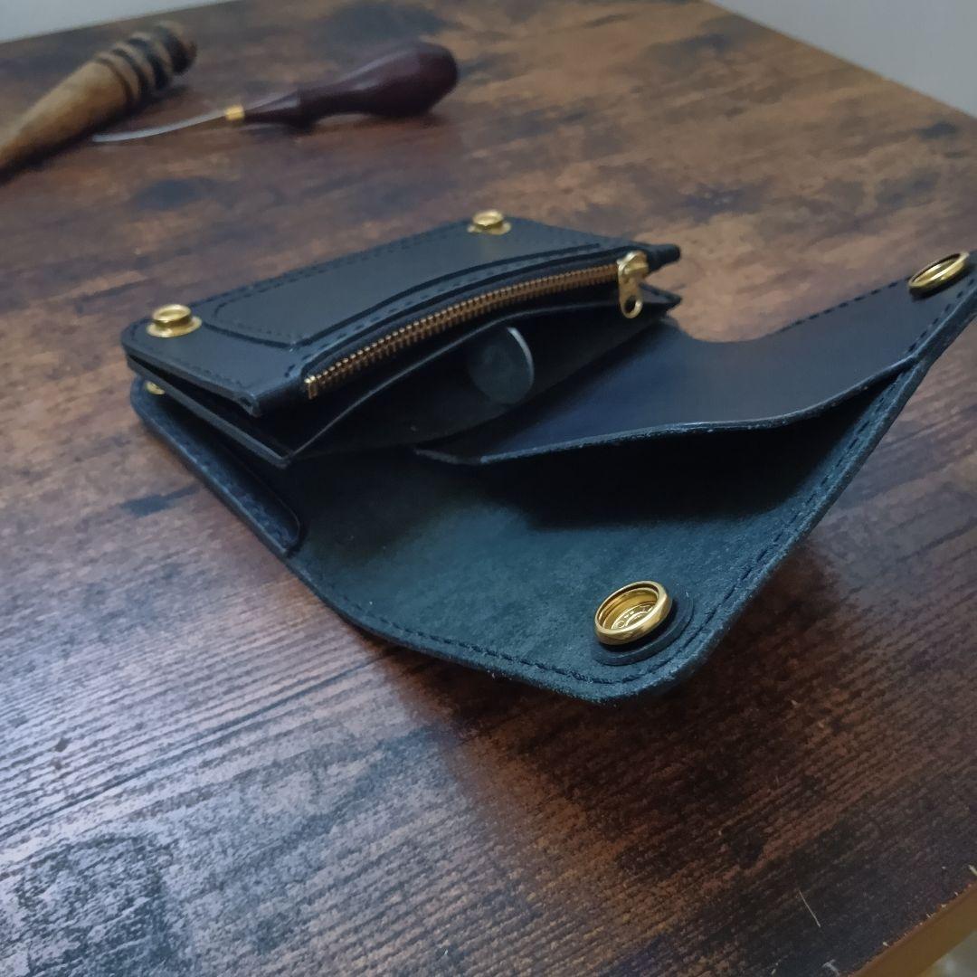 ★お札を折らず収納★【国産　姫路レザー】ミドルトラッカーウォレット