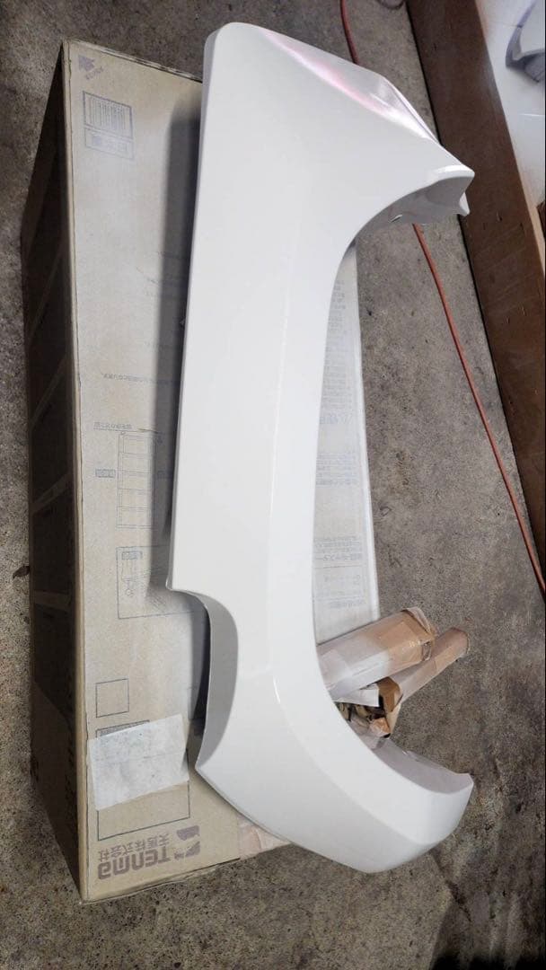 ハイラックスニュージーランドオーバーフェンダー70㍉ワイド　ラバーフェンダー付き