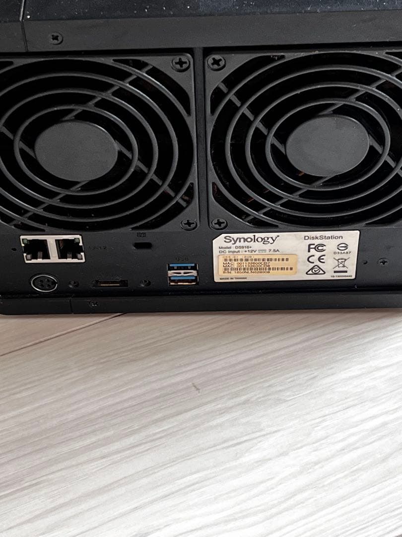 Synology DS916+ NAS 本体
