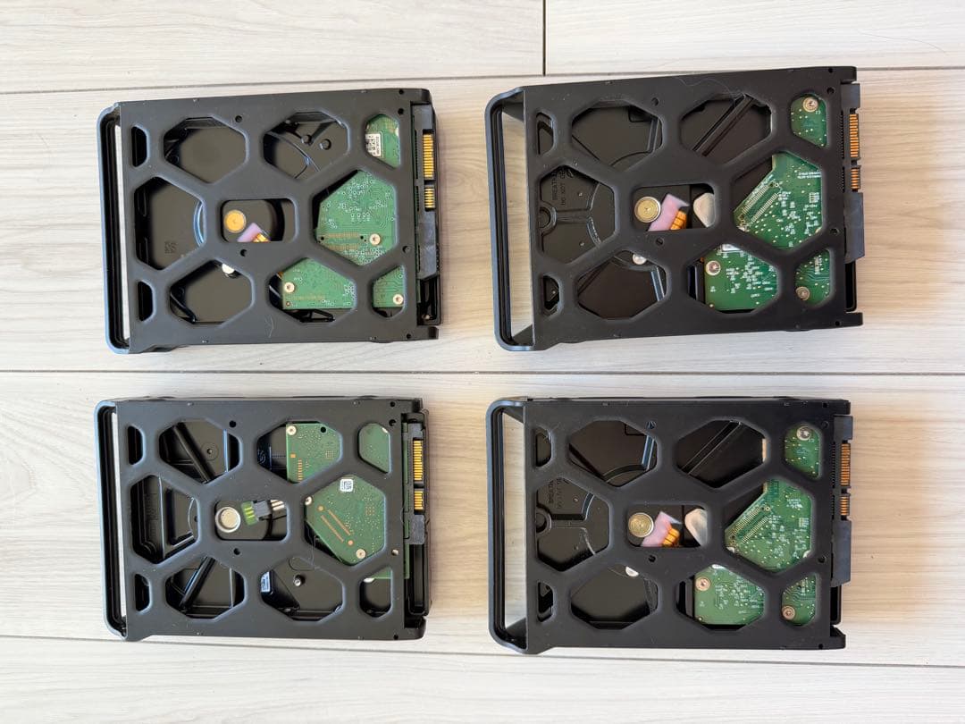 Synology DS916+ NAS 本体