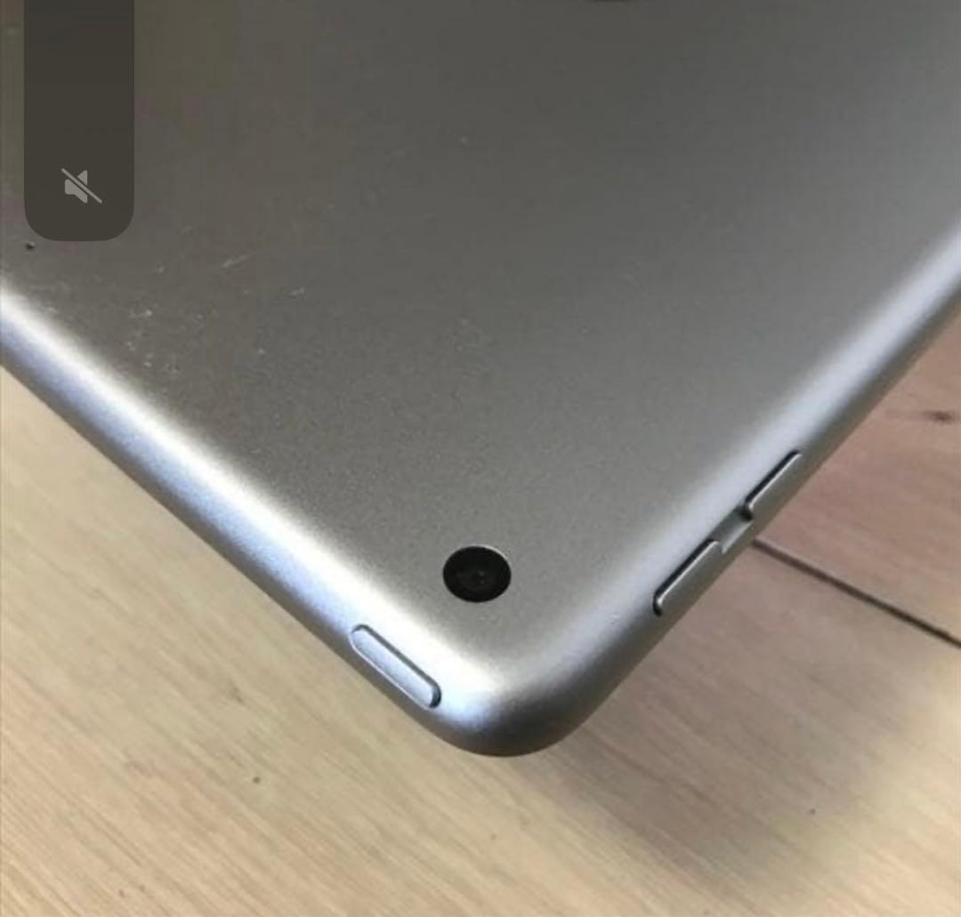 Apple iPad 第6世代　32GB スペースグレイ 9.7インチ