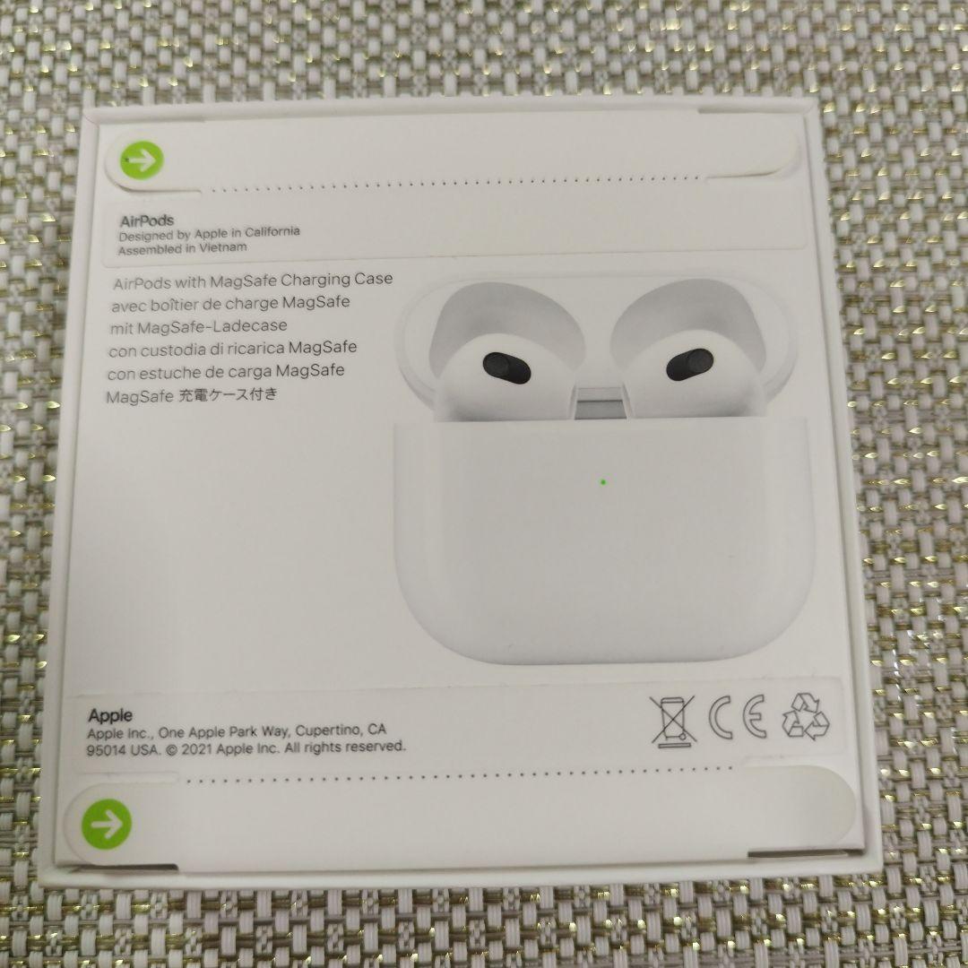 新品未開封　AirPods with MagSafe Charging Case