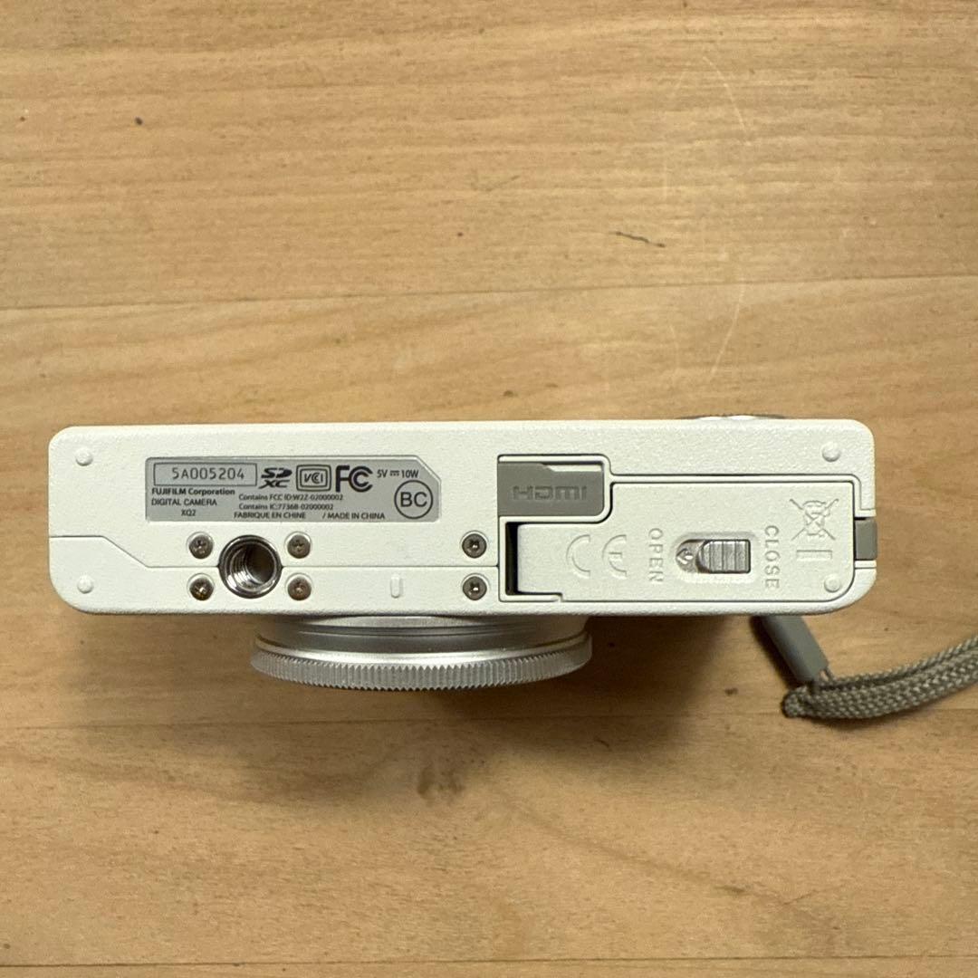 Fujifilm XQ2 ホワイト コンパクトデジタルカメラ