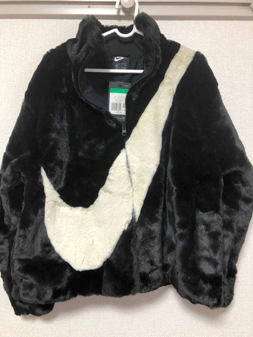 ナイキ　レディース　ファー　ジャケット