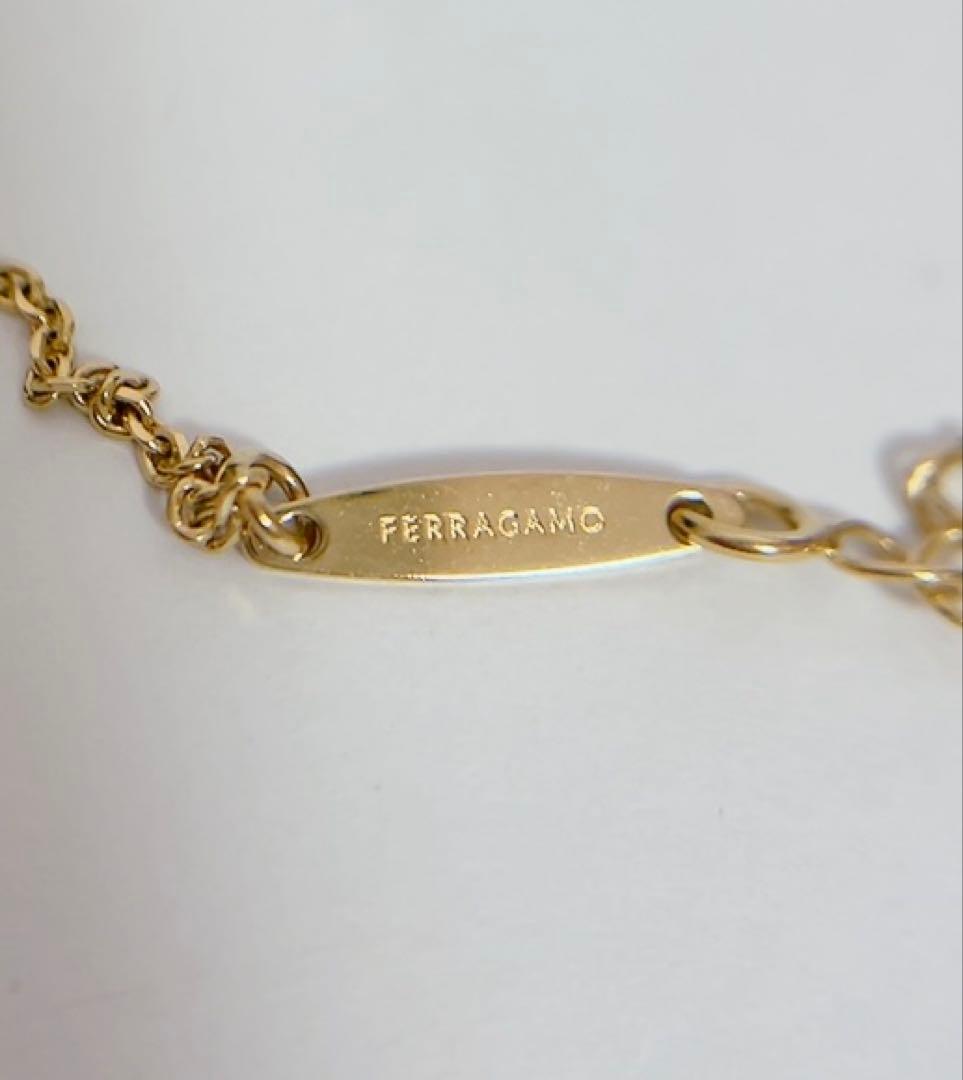 フェラガモ Ferragamo ネックレス　ゴールド 未使用に近い