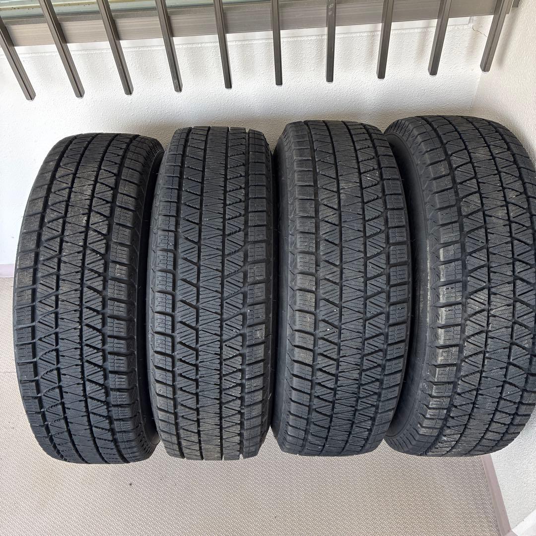 送料込　215/70R16 ブリヂストンDM-V3 スタッドレス　４本　24年製