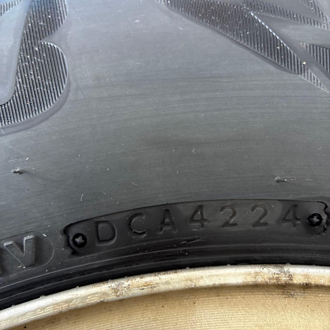 送料込　215/70R16 ブリヂストンDM-V3 スタッドレス　４本　24年製