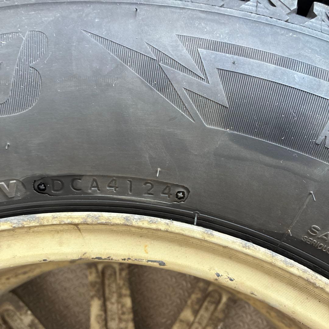 送料込　215/70R16 ブリヂストンDM-V3 スタッドレス　４本　24年製