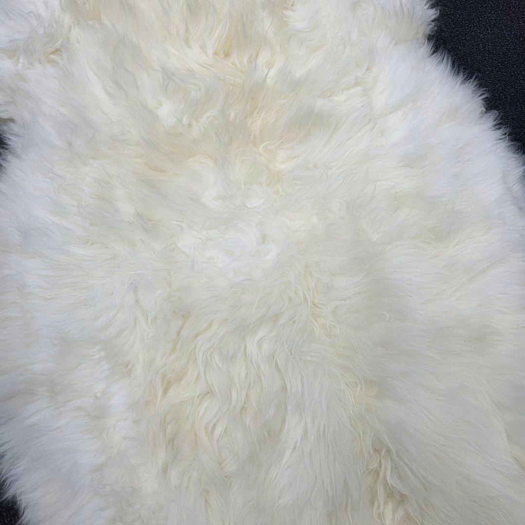 タグ付き未使用品　bowron ムートンラグ　カーペット　ホワイト