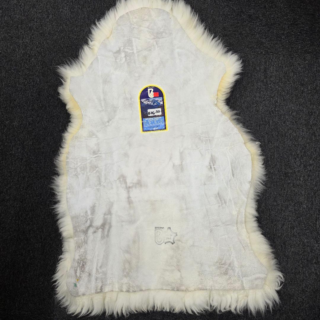 タグ付き未使用品　bowron ムートンラグ　カーペット　ホワイト