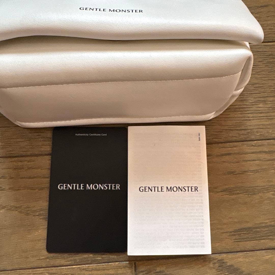 Gentle Monster グレー キャットアイサングラス