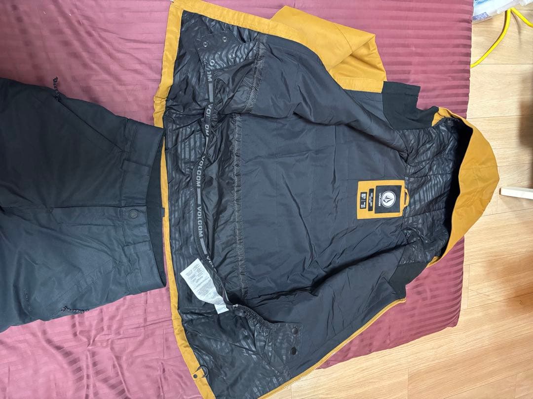 VOLCOM スノーボードウェア上下セット 子ども用 KIDS Mサイズ