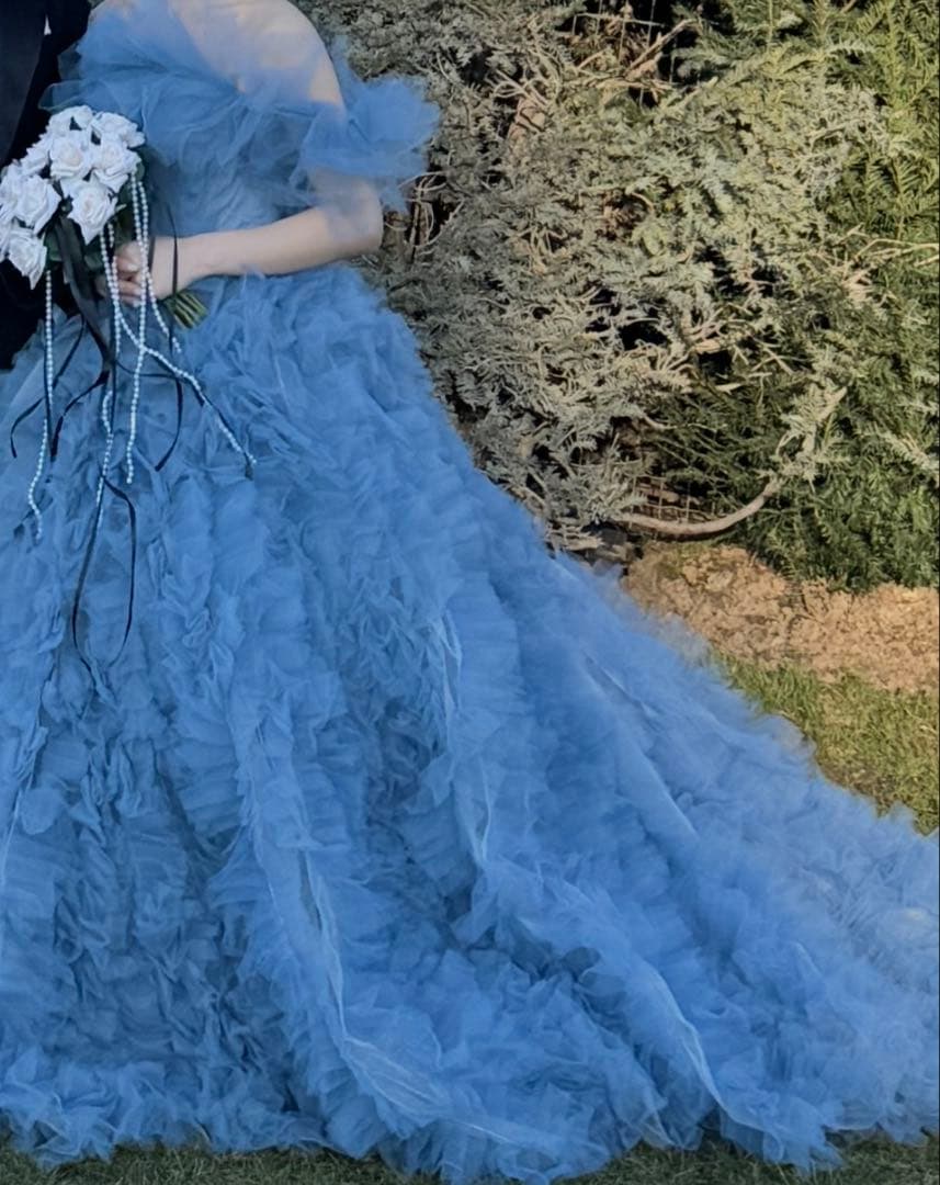 ブルーチュールオフショルダードレス