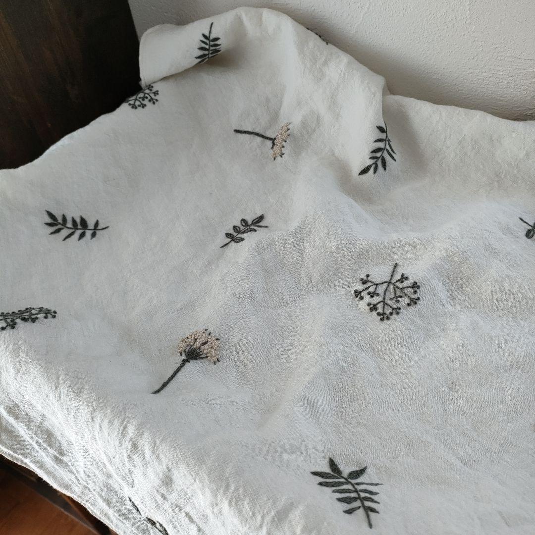 【ぴの様オーダー専用ページ】リネン刺繍　マルチクロス　メガネケース