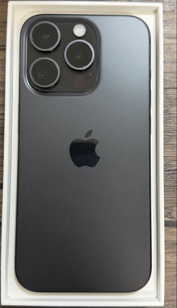 SIMフリーiPhone15Pro ブラックチタニウム 128GB