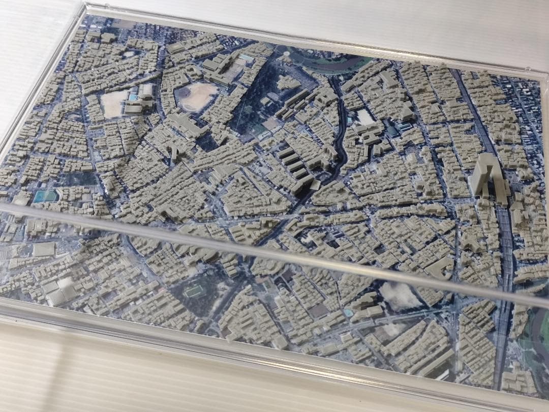 依頼品　越谷市　北越谷駅３D都市データを活用した都市模型　(透明ケース付)