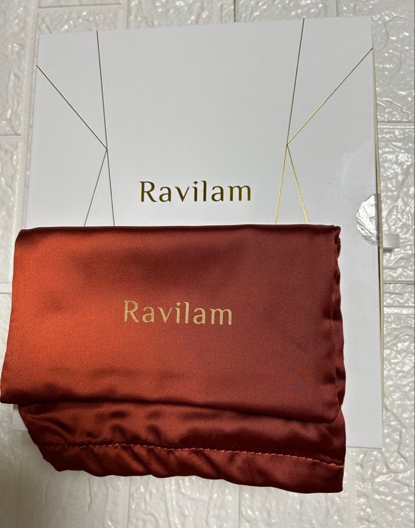 ラヴィレン フェイスケア LRJ-R01-PG 美顔器　ピンクゴールド　新品