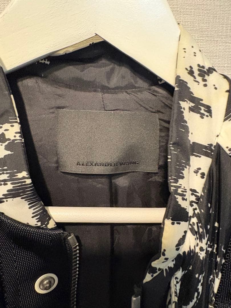 アレキサンダーワン　ダウンジャケット ストラップ付き