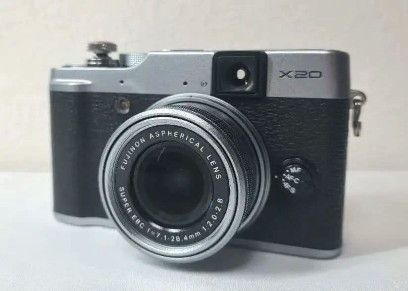 【美品】富士フイルム fujifilm x20