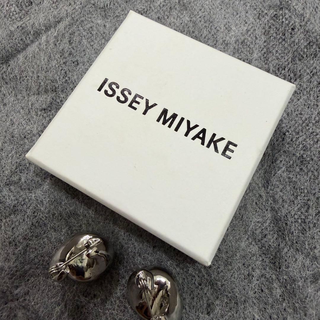ISSEY MIYAKE （イッセイミヤケ）　ピアス